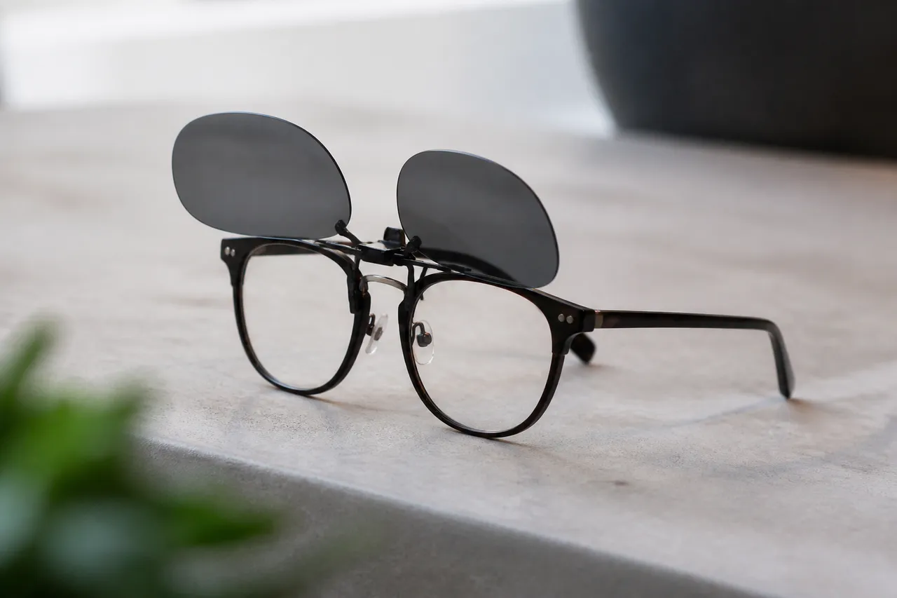 Clip solaire pour lunettes de vue, alternative aux surlunettes